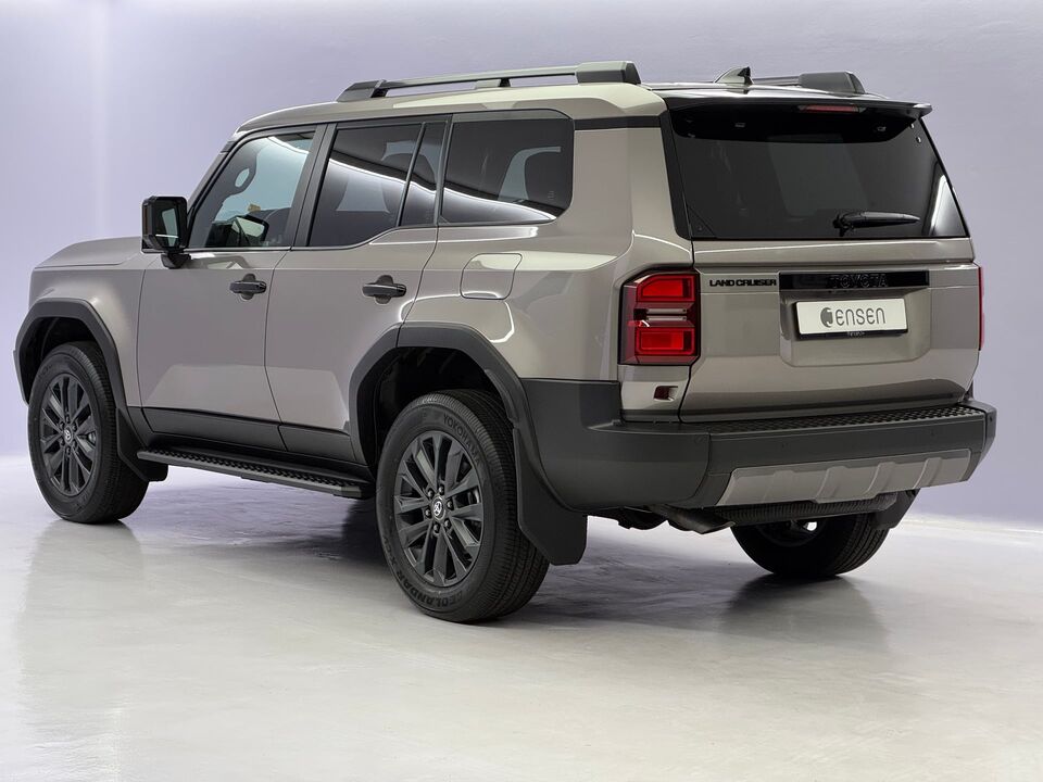 Land Cruiser 2.8 D 48V Invincible AWD