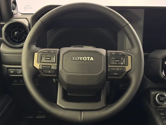 TOYOTA Land Cruiser 2.8 D 48V Invincible AWD