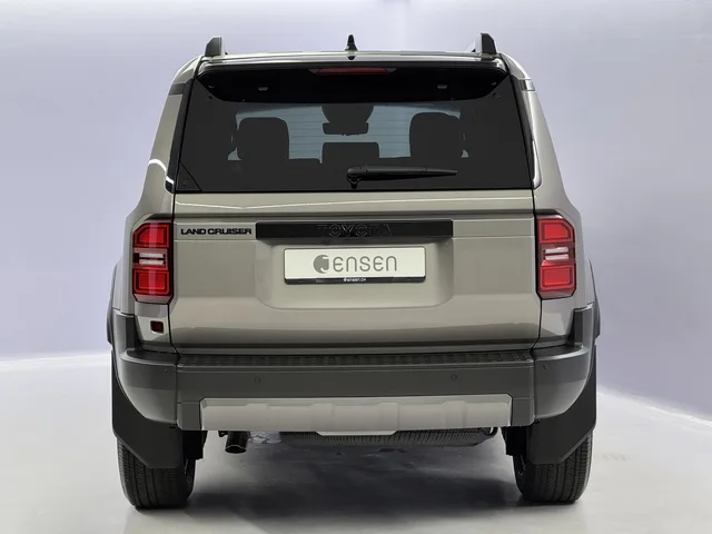 TOYOTA Land Cruiser 2.8 D 48V Invincible AWD