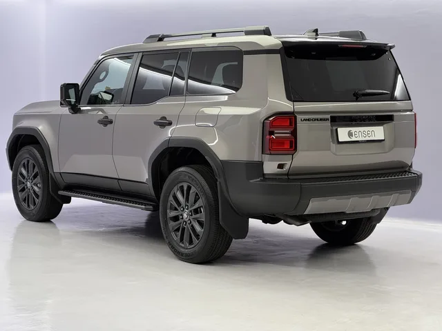 TOYOTA Land Cruiser 2.8 D 48V Invincible AWD