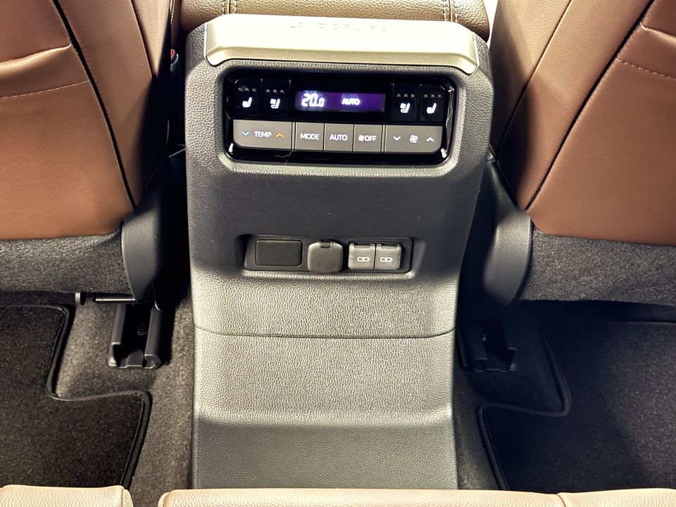 Land Cruiser 2.8 D 48V Invincible AWD