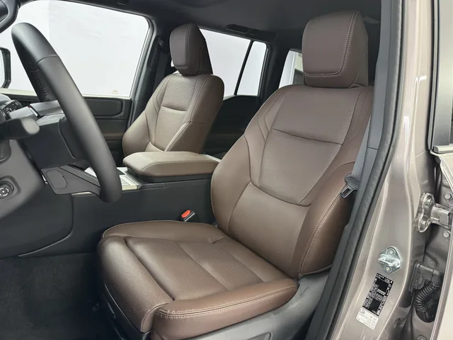 TOYOTA Land Cruiser 2.8 D 48V Invincible AWD