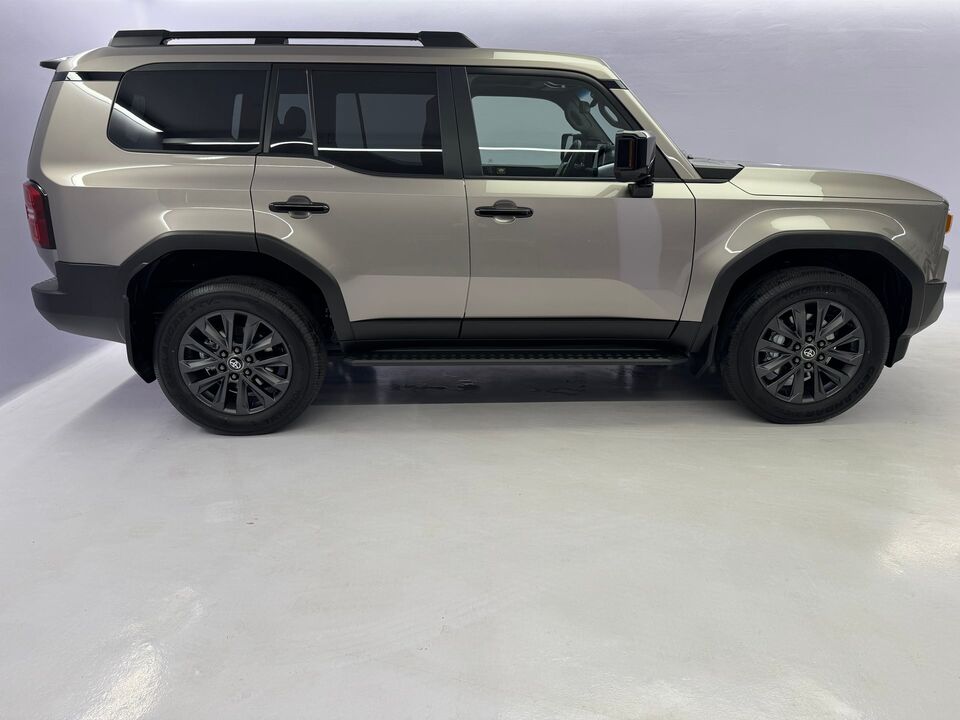 Land Cruiser 2.8 D 48V Invincible AWD