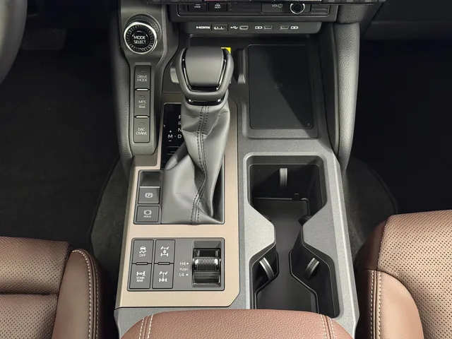 TOYOTA Land Cruiser 2.8 D 48V Invincible AWD