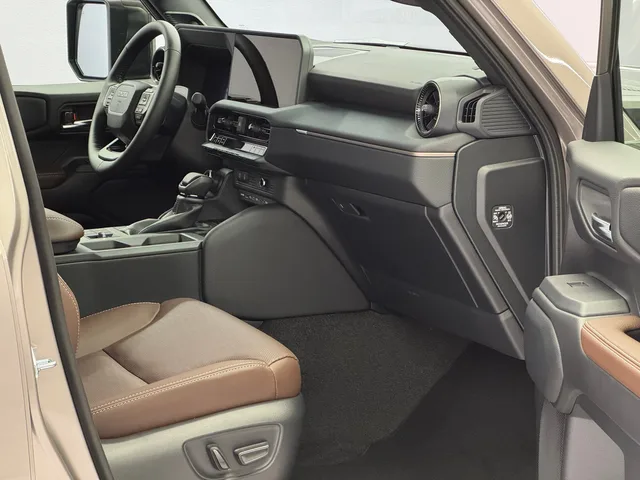 TOYOTA Land Cruiser 2.8 D 48V Invincible AWD