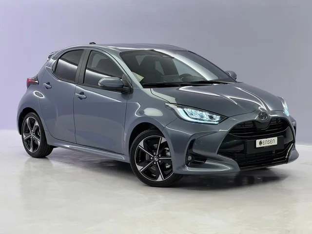 TOYOTA Yaris 1.5 VVT-i HSD Premium