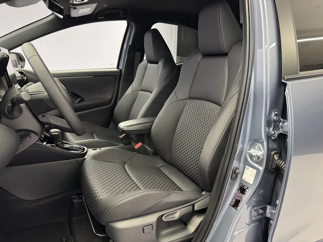 TOYOTA Yaris 1.5 VVT-i HSD Premium