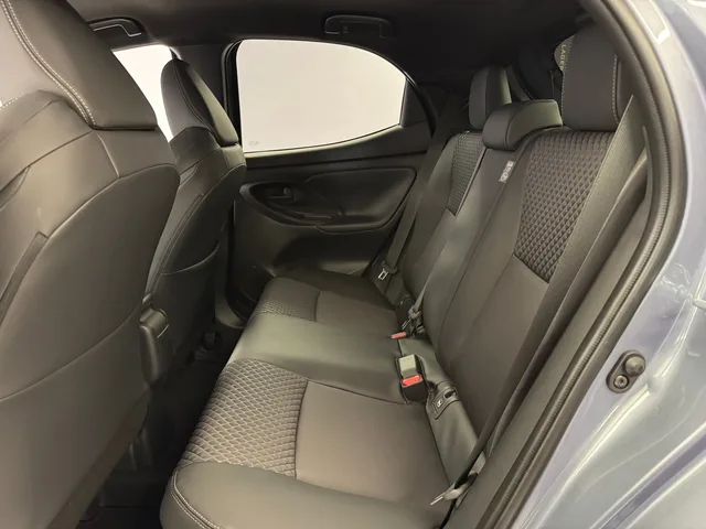 TOYOTA Yaris 1.5 VVT-i HSD Premium
