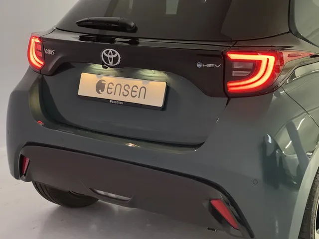 TOYOTA Yaris 1.5 VVT-i HSD Premium