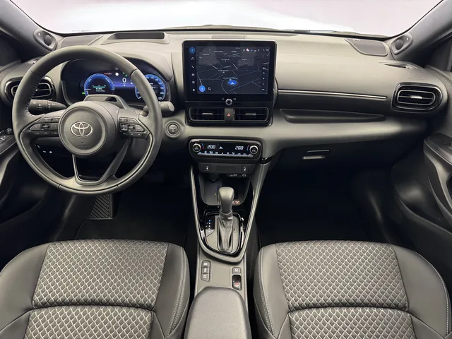TOYOTA Yaris 1.5 VVT-i HSD Premium