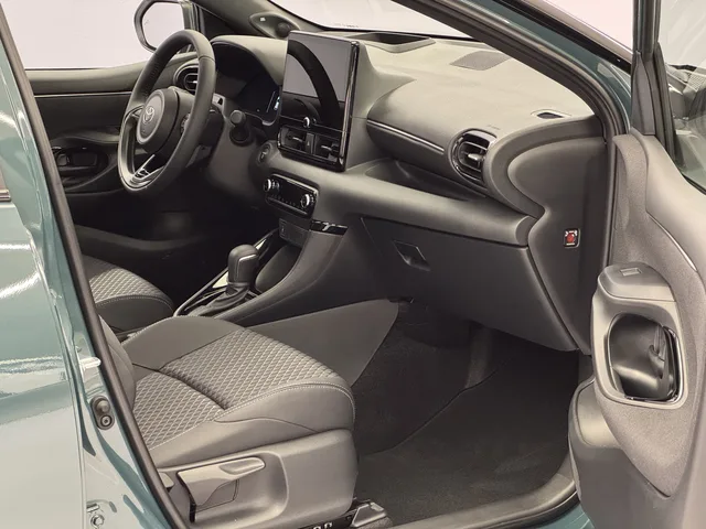 TOYOTA Yaris 1.5 VVT-i HSD Premium
