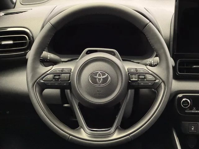 TOYOTA Yaris 1.5 VVT-i HSD Premium