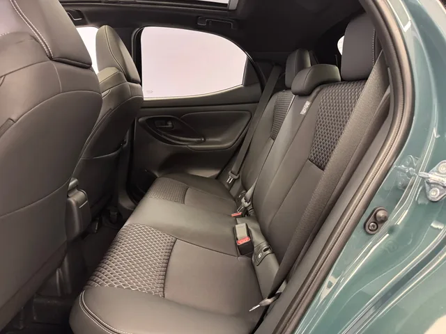 TOYOTA Yaris 1.5 VVT-i HSD Premium