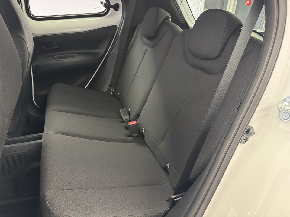 Aygo X 1.5 VVT-i HSD Comfort