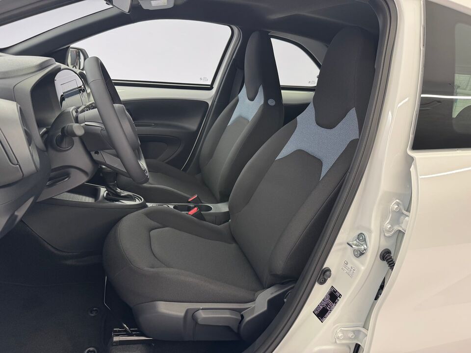 Aygo X 1.5 VVT-i HSD Comfort