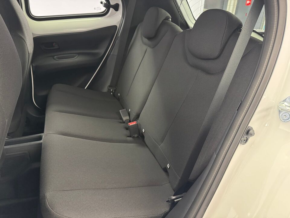 Aygo X 1.5 VVT-i HSD Comfort