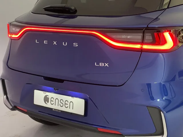 LEXUS LBX 1.5 Hybrid Cool AWD