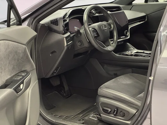 LEXUS RZ 450e Excellence AWD