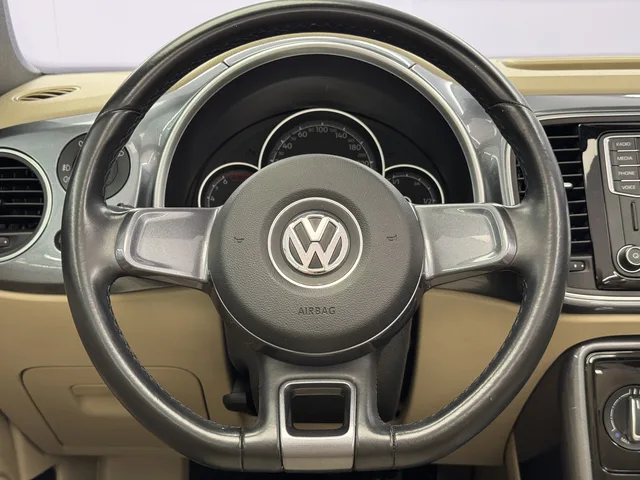 VW Beetle Cabriolet 1.4 TSI Design DSG