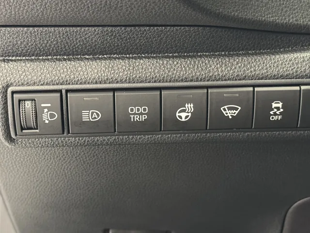 TOYOTA Corolla 1.8 HSD Trend