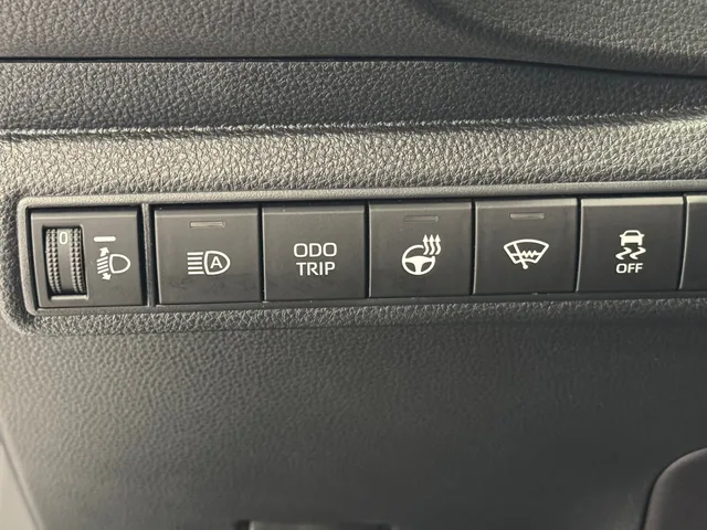 TOYOTA Corolla 1.8 HSD Trend
