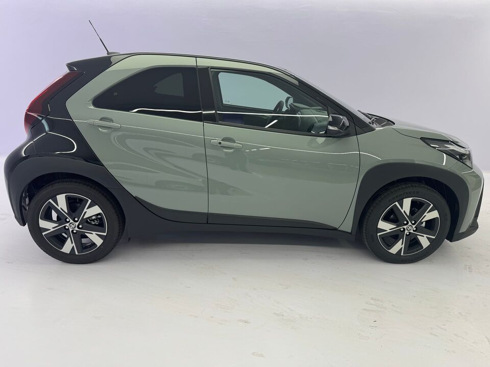 Aygo X 1.5 VVT-i HSD Trend