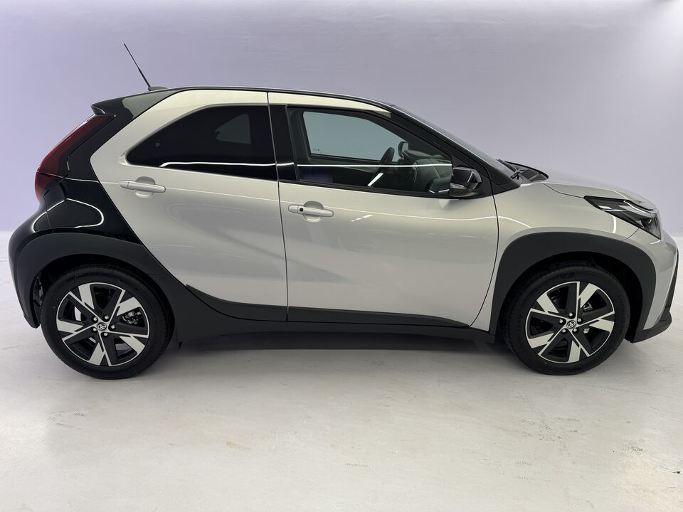 Aygo X 1.5 VVT-i HSD Trend