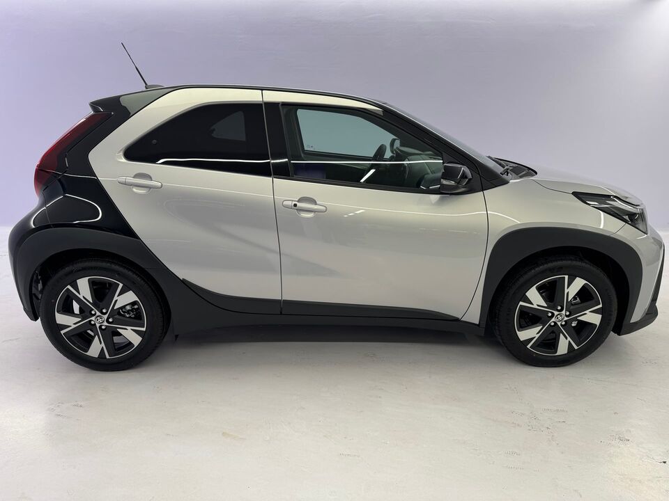 Aygo X 1.5 VVT-i HSD Trend