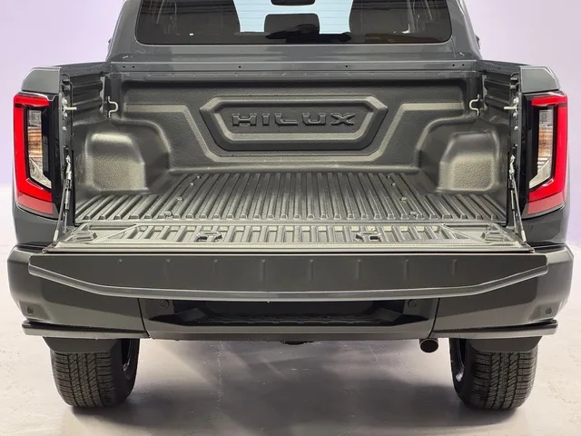 TOYOTA Hilux Double Cab.-Pick-up 2.8 D-4D MHEV 204 Style 4x4