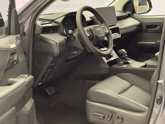 TOYOTA Hilux Double Cab.-Pick-up 2.8 D-4D MHEV 204 Style 4x4