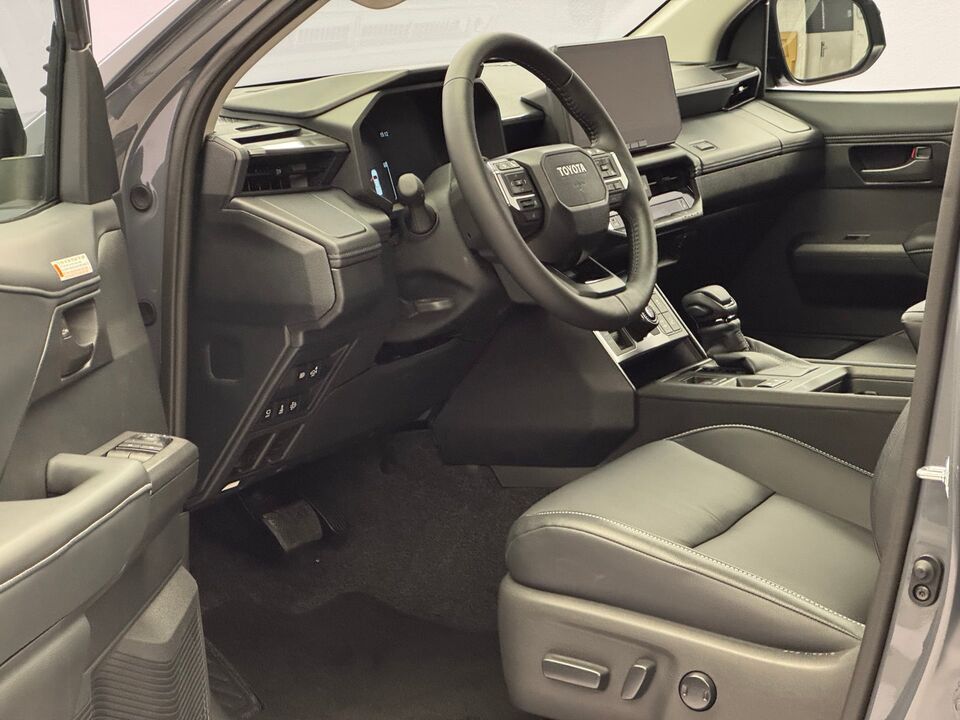 Hilux Double Cab.-Pick-up 2.8 D-4D MHEV 204 Style 4x4