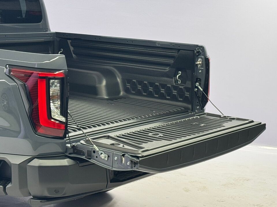 Hilux Double Cab.-Pick-up 2.8 D-4D MHEV 204 Style 4x4