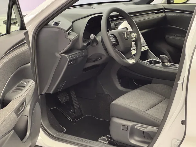 LEXUS LBX 1.5 Hybrid Impression