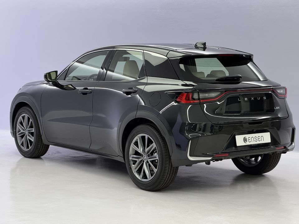LBX 1.5 Hybrid Elegant AWD