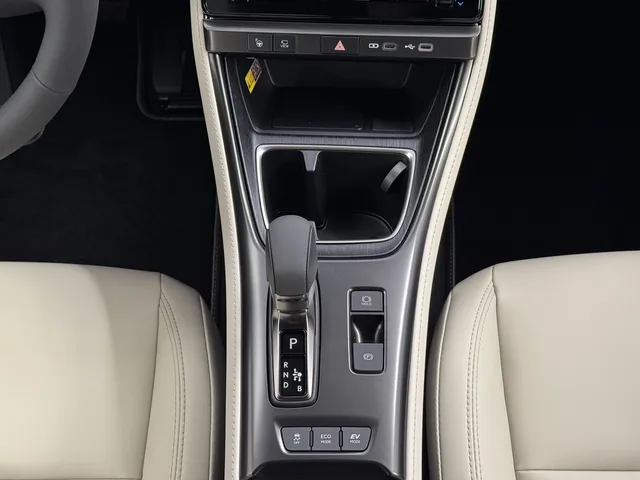 LEXUS LBX 1.5 Hybrid Elegant AWD