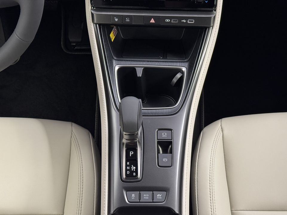 LBX 1.5 Hybrid Elegant AWD