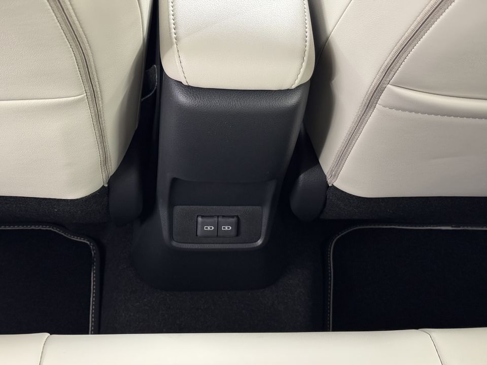 LBX 1.5 Hybrid Elegant AWD