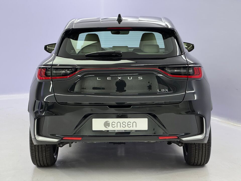 LBX 1.5 Hybrid Elegant AWD