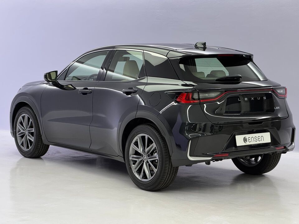LBX 1.5 Hybrid Elegant AWD
