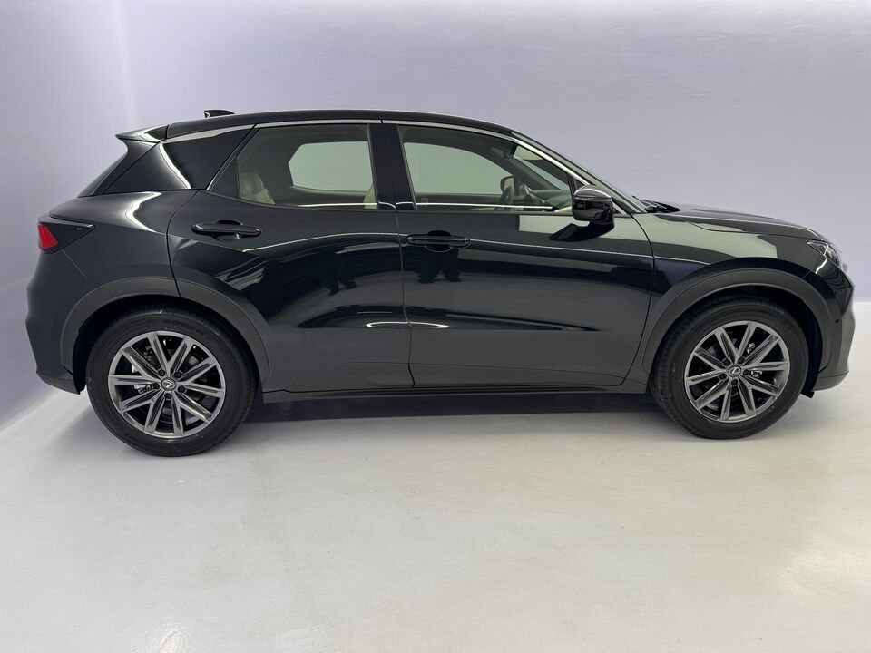 LBX 1.5 Hybrid Elegant AWD