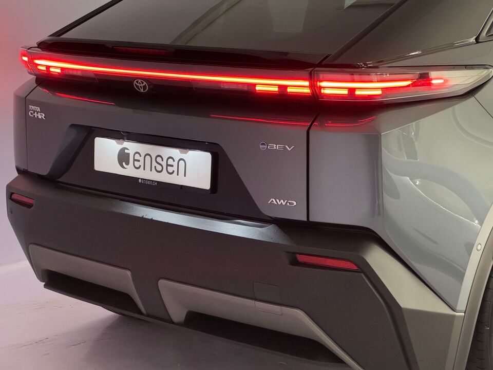 C-HR+ Premium AWD