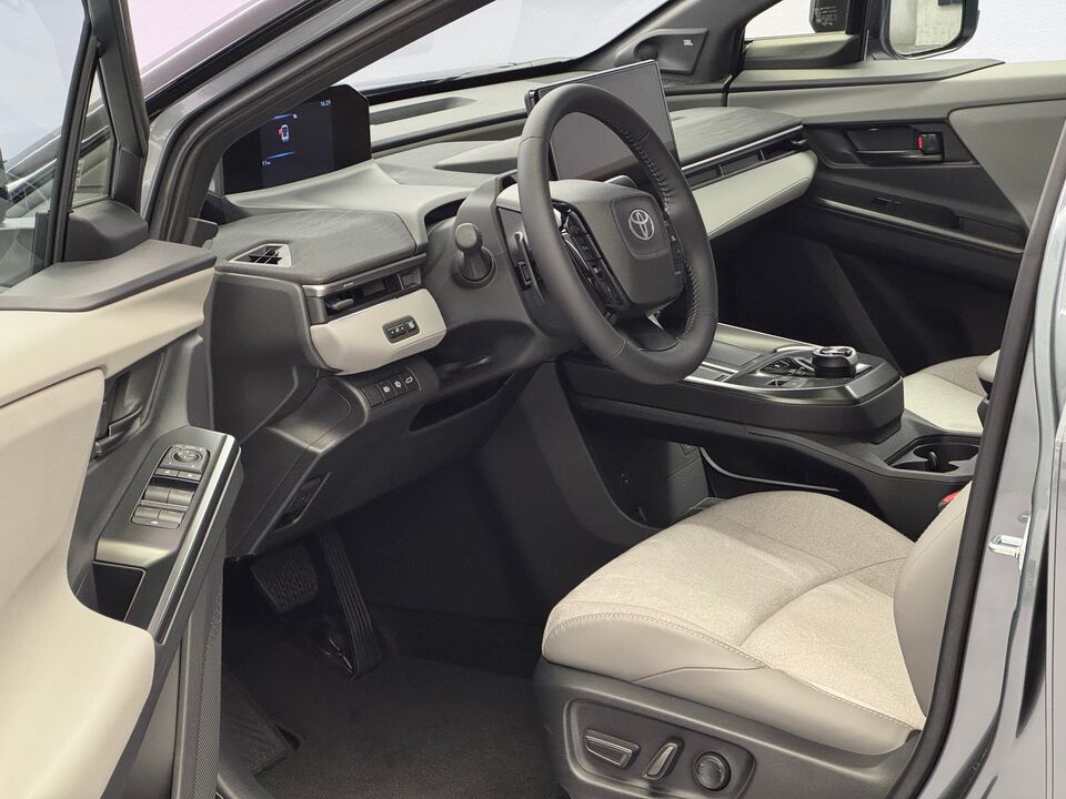 C-HR+ Premium AWD