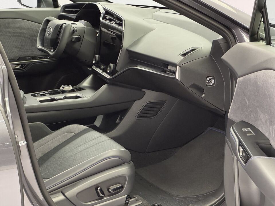 RZ 550e F Sport AWD