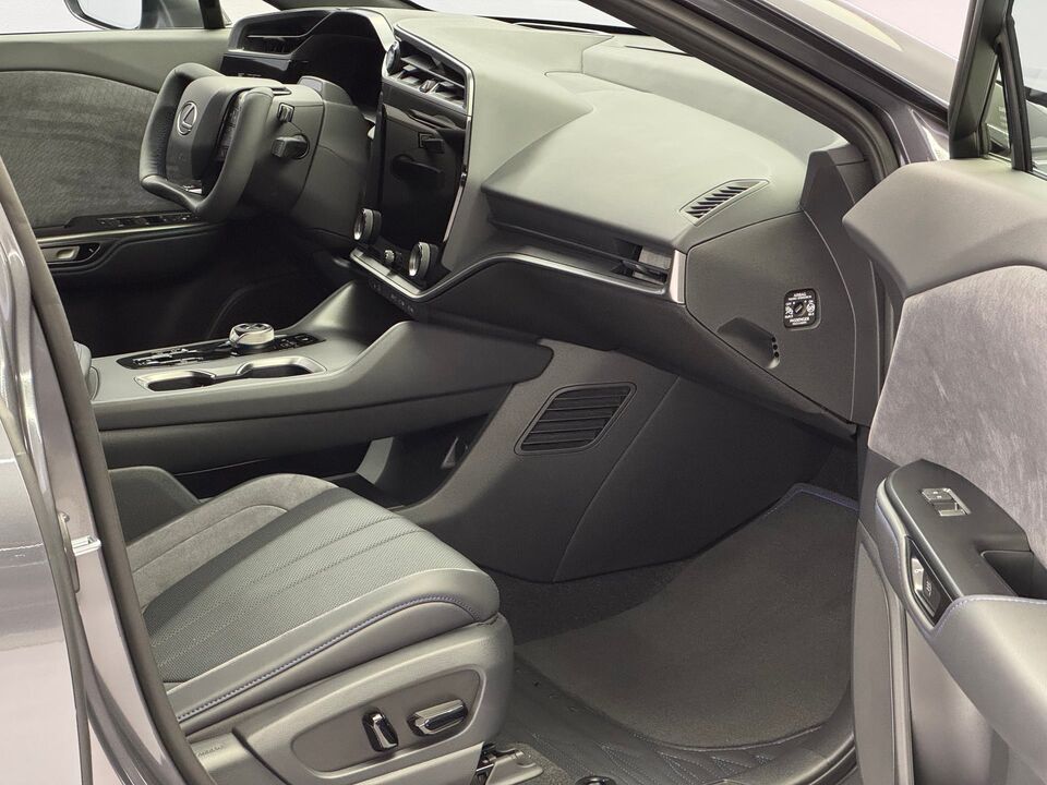 RZ 550e F Sport AWD