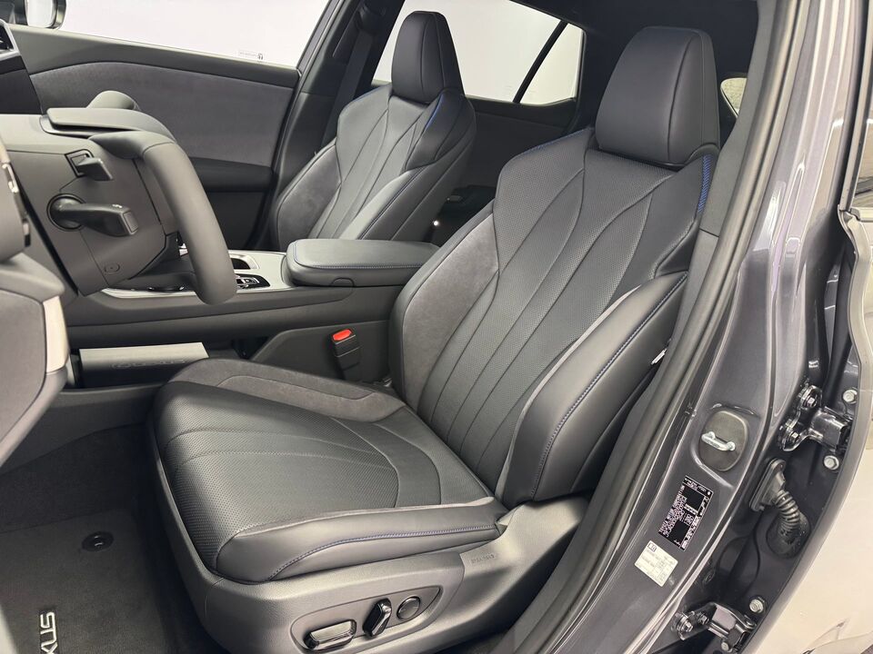 RZ 550e F Sport AWD