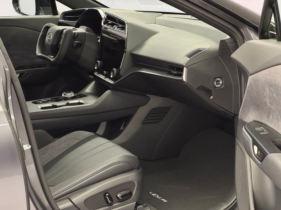 RZ 550e F Sport AWD