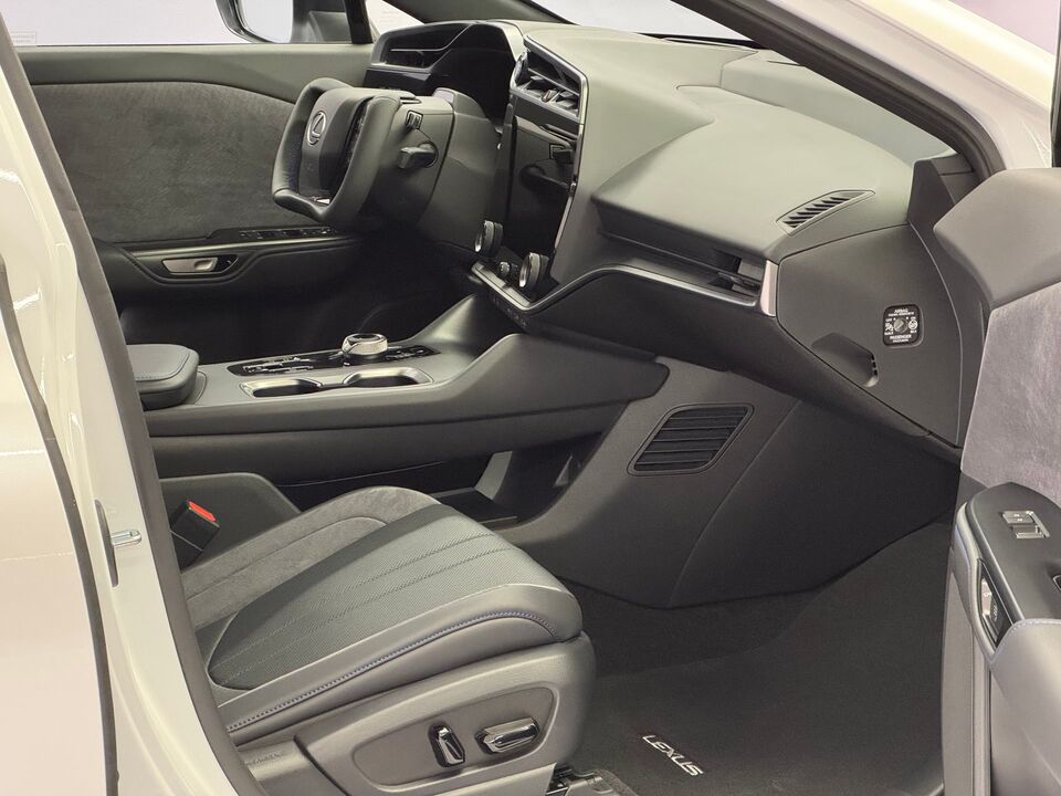 RZ 550e F Sport AWD
