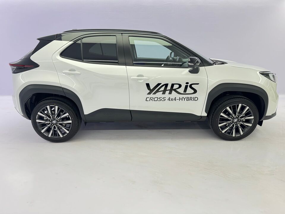Yaris Cross 1.5 VVT-i HSD Premium AWD-i