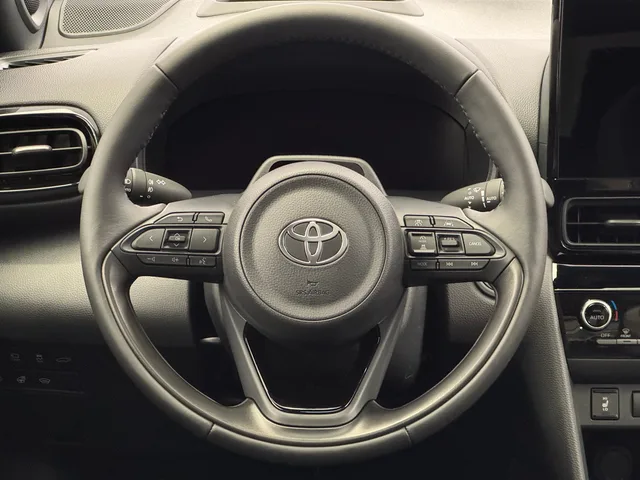 TOYOTA Yaris Cross 1.5 VVT-i HSD Premium AWD-i