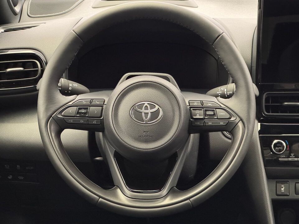 Yaris Cross 1.5 VVT-i HSD Premium AWD-i